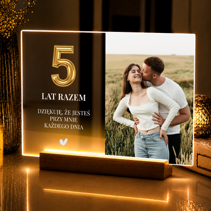 5 lat razem – personalizowany druk na szkle akrylowym dla pary