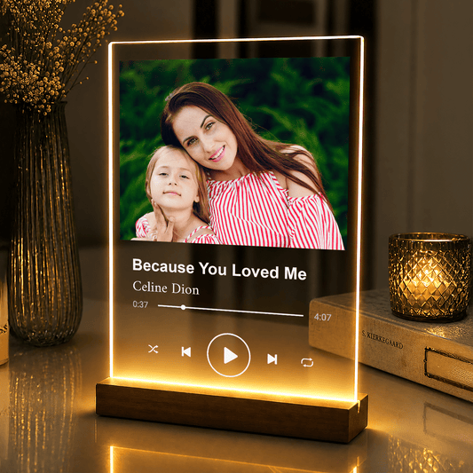 Lampka LED dla Mamy – zdjęcie z piosenką na szkle akrylowym - StwórzPrezent.pl