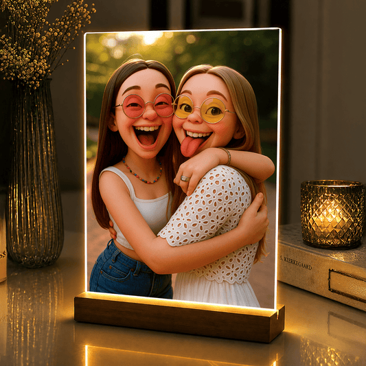 Lampka LED dla Przyjaciółki – portret jak z filmu animowanego na szkle akrylowym - StwórzPrezent.pl