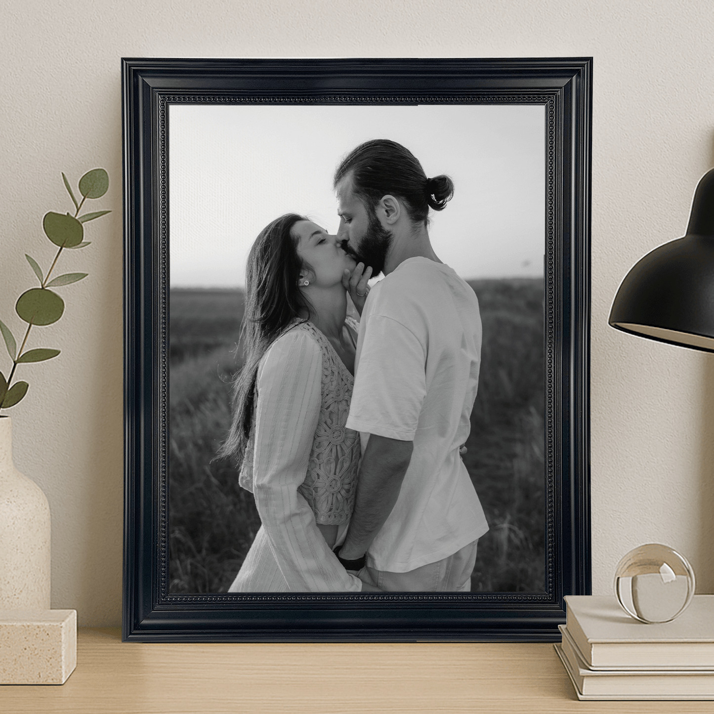 Para w czarno - białych barwach - portret na płótnie dla pary - StwórzPrezent.pl