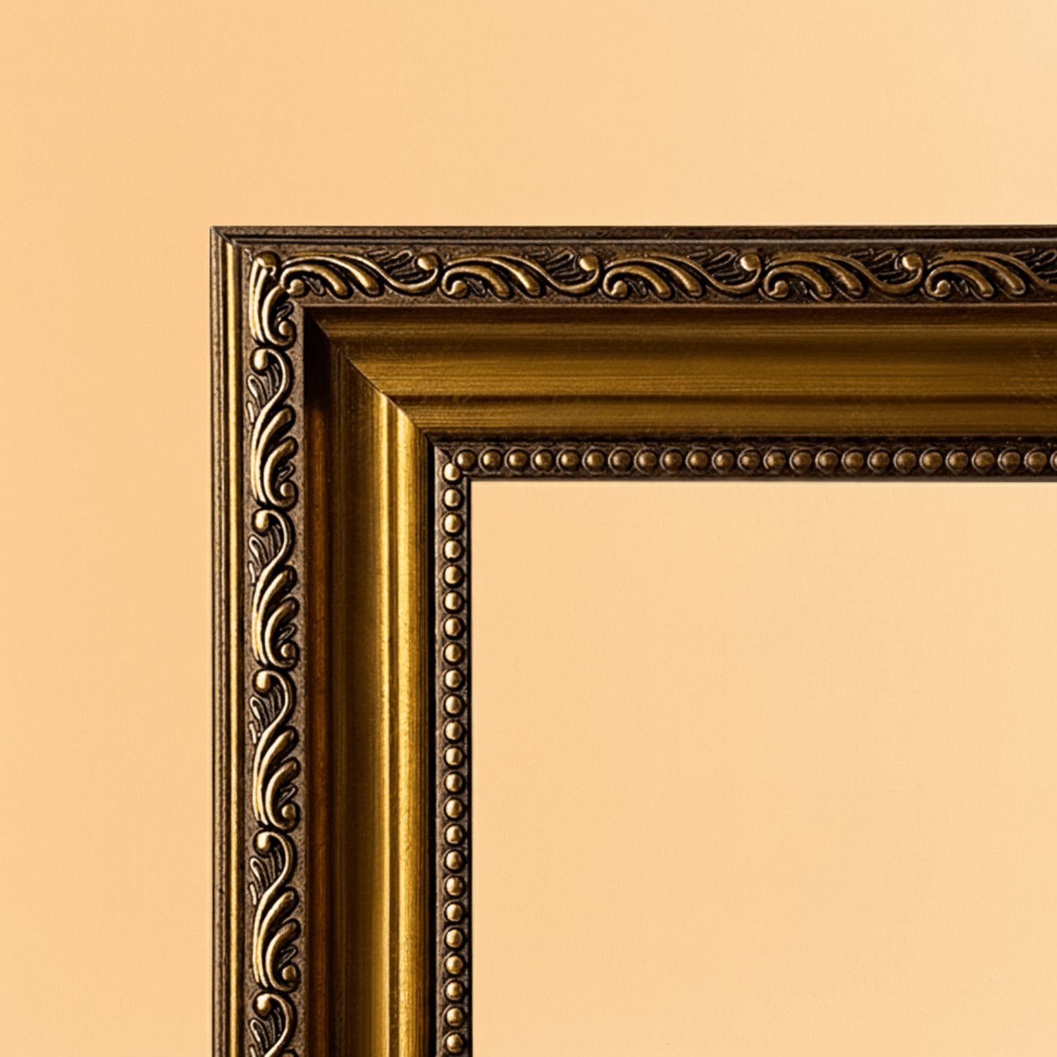 Złota rama dekoracyjna z ornamentem do obrazów na płótnie - StwórzPrezent.pl