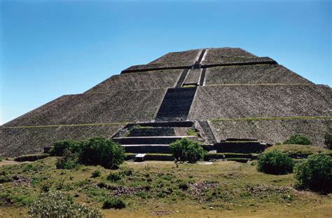  พิธี tế sacrifice ณ Teotihuacan: สถาปัตยกรรมมหัศจรรย์ และการเปลี่ยนแปลงทางสังคมของอารยธรรมเมโสอเมริกา